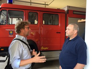 In Hart-Pöllnitz lud Dirk die freiwillige Feuerwehr zum Grillen ein.